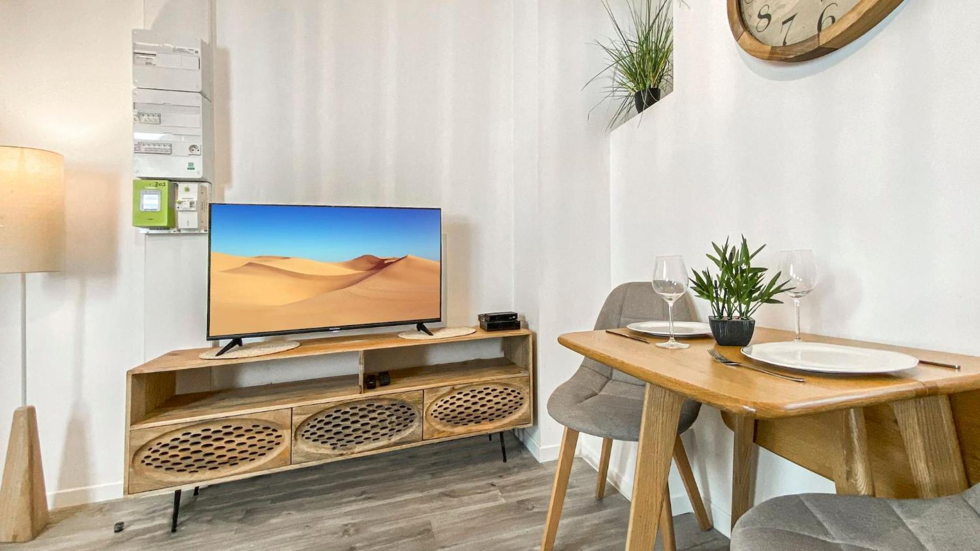 Apartment Homey Titi - Hyper-centre - Proche Gare Et Tram - Lit Convertible - Wifi Gratuit Annemasse